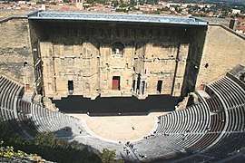 Théâtre antique vu d'avion.