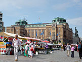 Vaasa Market Place with the "Statue of Liberty" on the right