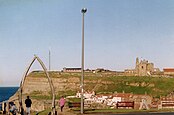 Whitby Abbey met een spitsboog van walviskaken