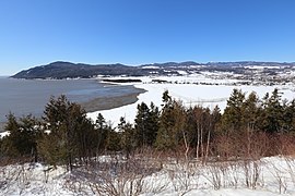 Vue sur la baie Saint-Paul depuis le belvédère de la route 362.