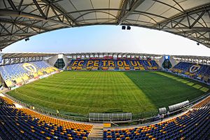 Der Innenraum des Stadionul Ilie Oană