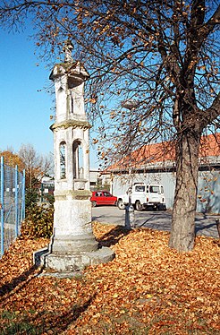 Koloneto por la vojkruco ĉe vilaĝo Přerov nad Labem