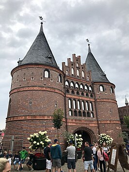 De ingang van Hansa-Park, een replica van de Holstentor