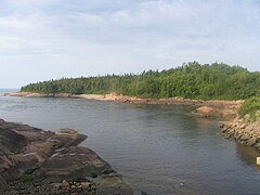 Salmon river, from John-William-Girard Bridge (steel beam 02519E), Quebec Route 138, Rivière-Saint-Jean municipaliy