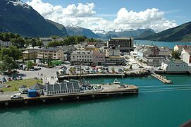 Åndalsnes hamn om sommaren