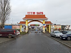 Jižní vstup do písnické tržnice Sapa, 2023