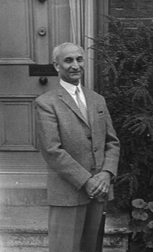 Phiroz Mehta outside his London home, Dilkusha