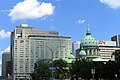 Hotel Queen Elizabeth and Basilique-Cathédrale Marie-Reine-du-Monde