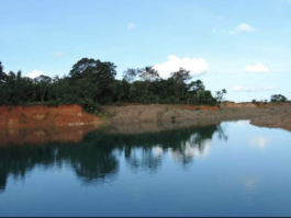 Danau eks tambang batubara di Desa Uludaya